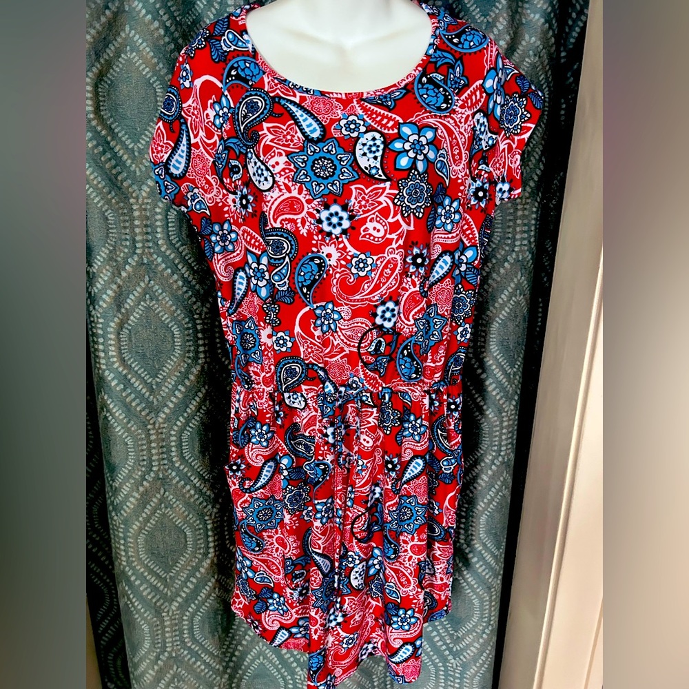 Colorful, comfy dress with drawstring and pockets. Perfect for summer!